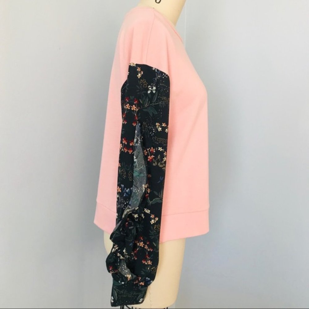 Design Lab Soft Knit Cropped Top/ Ruffled Sleeves - Picture 4 of 6